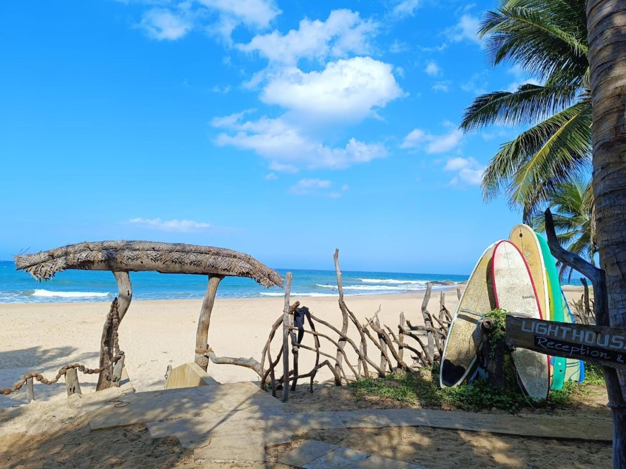 Light House Beach Hut Komari المظهر الخارجي الصورة