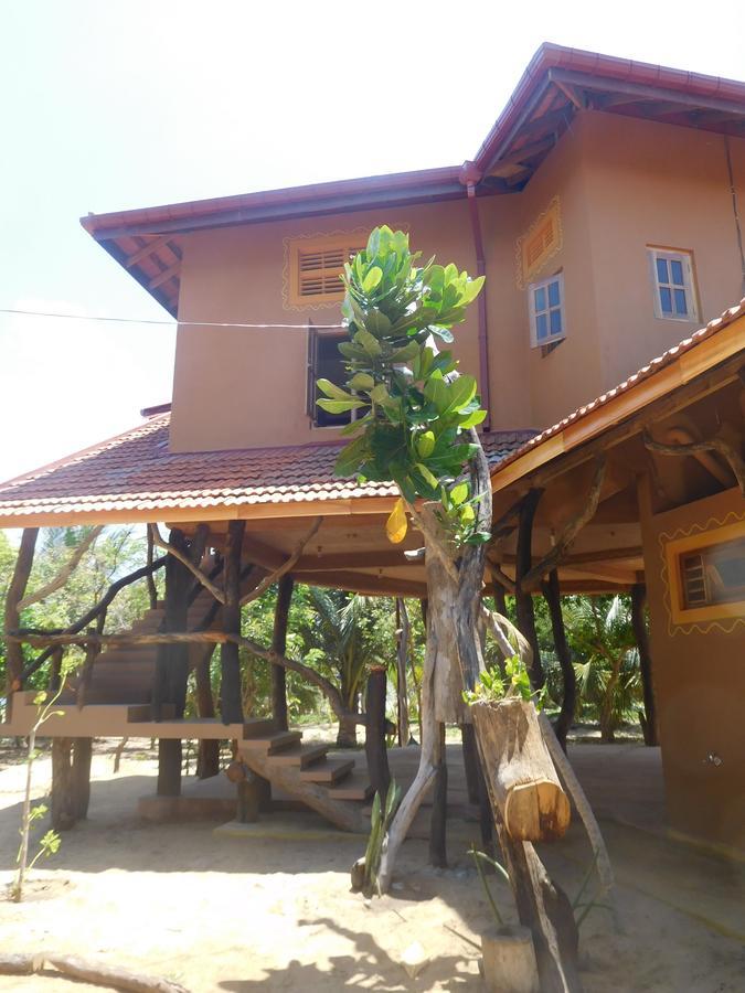 Light House Beach Hut Komari المظهر الخارجي الصورة